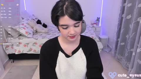 Snapshot of cute_eyess chatting on October 16, 10:34 pm Cute online show from October 16, 10:34 pm