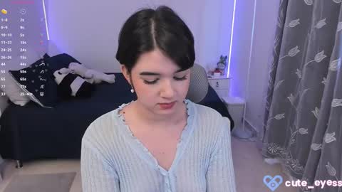 Snapshot of cute_eyess chatting on September 22, 7:01 pm Cute online show from September 22, 7:01 pm