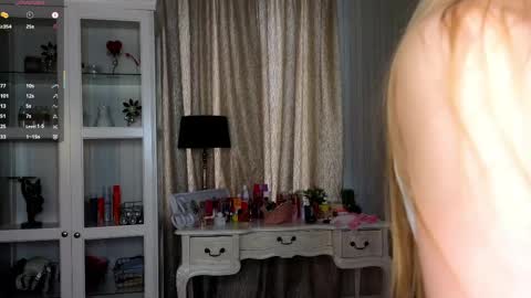 Anne online show from April 24, 7:22 am