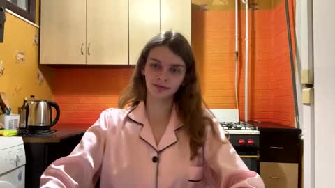Snapshot of cute_kitte chatting on January 5, 11:12 pm cute_kitte online show from January 5, 11:12 pm