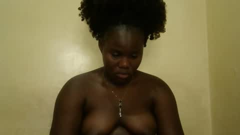 cute_latifah online show from March 3, 7:09 pm