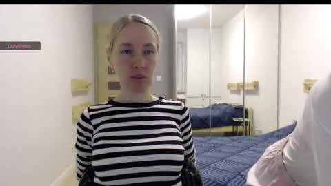 cute_lion_ online show from October 16, 4:53 pm