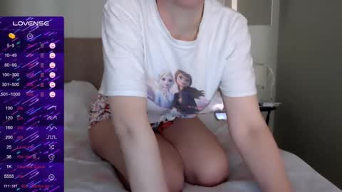 cute_lion_ online show from February 21, 11:55 am