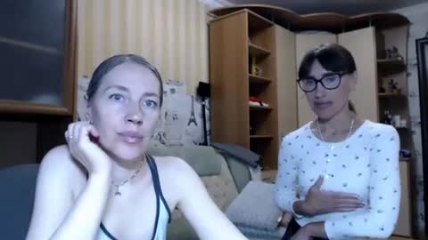 cute_lion_ online show from June 21, 12:42 pm