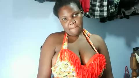 cute_roxie online show from May 15, 6:10 pm