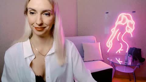 cute_smile_shy online show from January 7, 9:29 pm