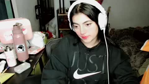 Snapshot of cuteambervi chatting on December 3, 10:51 pm Princess Amber online show from December 3, 10:51 pm