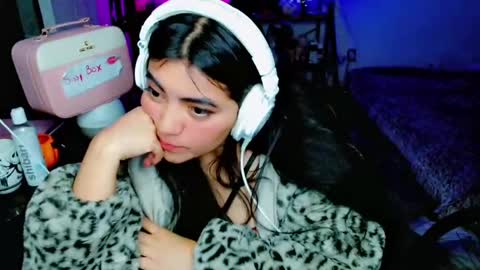 Snapshot of cuteambervi chatting on January 16, 1:58 am Princess Amber online show from January 16, 1:58 am