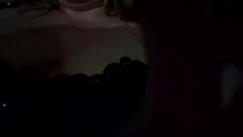 cutebananas online show from April 30, 7:24 am