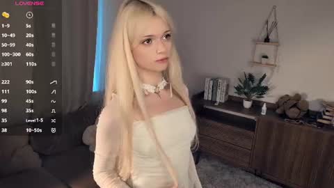 Alice online show from June 14, 10:59 am