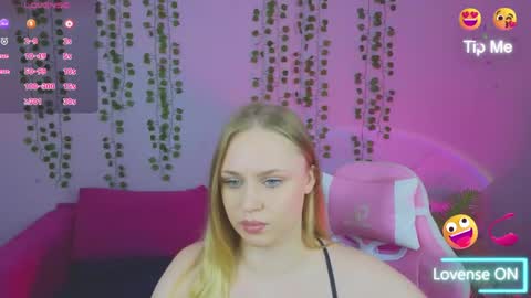 Amyy online show from April 24, 1:19 am
