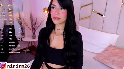 Snapshot of cutegirl__nini chatting on March 10, 1:01 am andre online show from March 10, 1:01 am