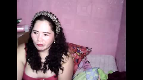 Snapshot of cutehornymom chatting on October 1, 5:34 am cutehornymom online show from October 1, 5:34 am