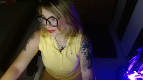 isabella online show from June 22, 6:38 pm