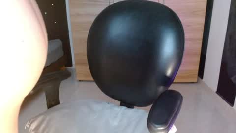 isabella online show from June 25, 12:43 am