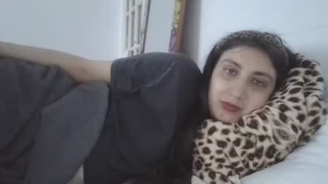 cutekattie online show from June 7, 7:59 am