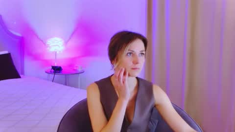 Snapshot of cutemirage chatting on October 7, 2:32 pm cutemirage online show from October 7, 2:32 pm