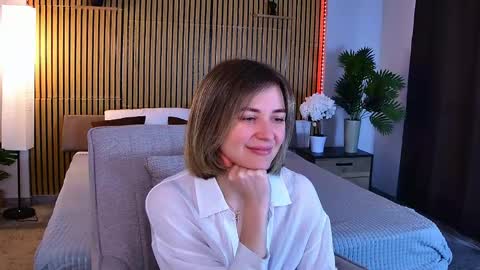 cutemirage online show from April 25, 2:47 pm