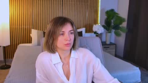 cutemirage online show from April 16, 9:39 pm