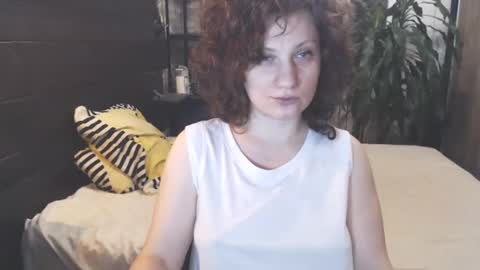 Snapshot of cutemoan chatting on February 23, 10:27 pm Rita online show from February 23, 10:27 pm