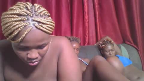 Snapshot of cutey_mellanin chatting on January 30, 11:24 pm cutey_mellanin online show from January 30, 11:24 pm