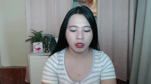 Snapshot of cutie_asianwoman chatting on January 14, 1:36 am cutie_asianwoman online show from January 14, 1:36 am