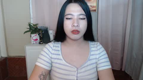 Snapshot of cutie_asianwoman chatting on February 2, 4:22 pm cutie_asianwoman online show from February 2, 4:22 pm