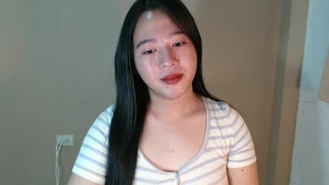 Snapshot of cutie_asianwoman chatting on February 25, 9:04 pm cutie_asianwoman online show from February 25, 9:04 pm