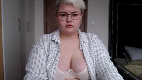 Sophie  Lilith online show from November 19, 7:30 am