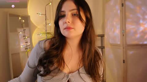 Snapshot of cutie_pearl chatting on February 10, 2:41 am Pearl online show from February 10, 2:41 am