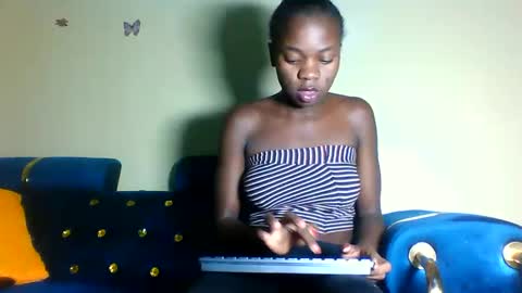 cutieplush online show from May 1, 9:18 pm