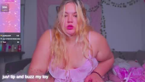 Snapshot of cutielanalova chatting on October 4, 8:13 pm cutielanalova online show from October 4, 8:13 pm