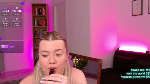 cutiepie69__ online show from June 29, 7:57 pm