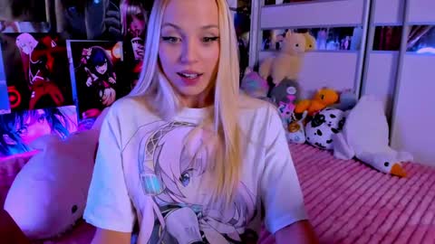 Snapshot of cuttie_ponyy chatting on December 15, 9:31 pm Nora online show from December 15, 9:31 pm