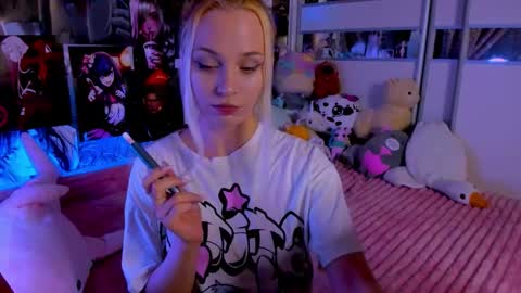 Snapshot of cuttie_ponyy chatting on October 18, 8:32 pm Nora online show from October 18, 8:32 pm