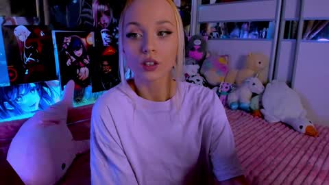 Snapshot of cuttie_ponyy chatting on March 6, 9:20 pm Nora online show from March 6, 9:20 pm