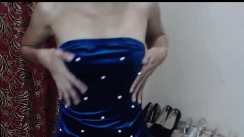 Snapshot of czannie chatting on October 23, 2:28 am Czannie Hot online show from October 23, 2:28 am