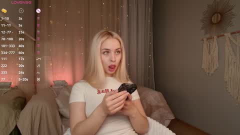 Julie online show from April 21, 6:31 am