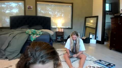 Belle  Email daddydaycarecb  online show from September 16, 2:25 pm