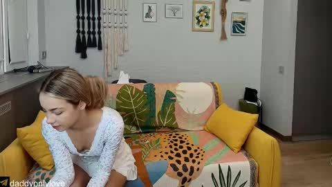 Snapshot of daddyonlyloveme chatting on September 14, 8:18 pm Zoe online show from September 14, 8:18 pm
