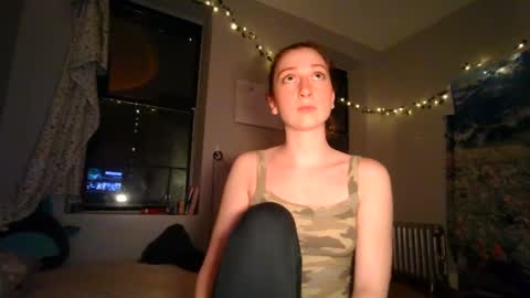 Snapshot of daddysdollhouse chatting on March 4, 5:32 am Saoirse online show from March 4, 5:32 am