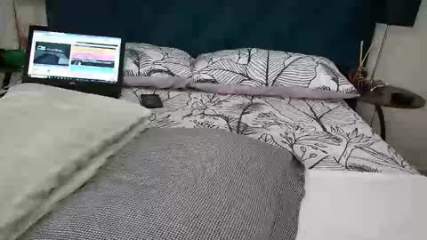 daddyslittleebony online show from April 21, 10:00 am