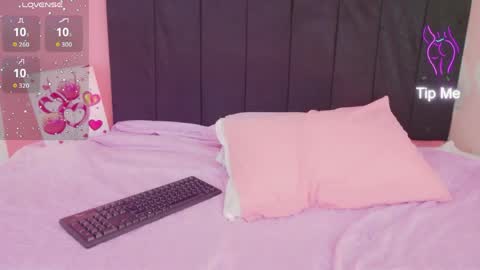 Anny  online show from April 6, 7:15 pm