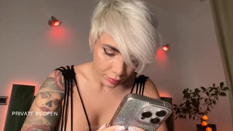 daddyspixxie online show from November 4, 9:14 am