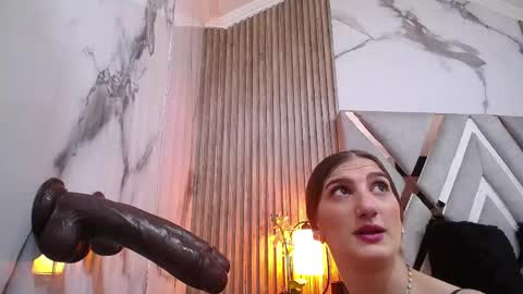 Dafne Castro online show from April 23, 8:00 pm