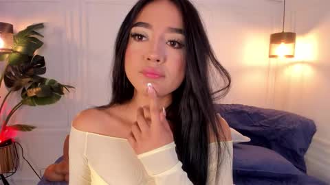 dafne_hillss online show from January 16, 12:45 pm