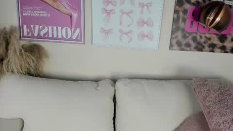 dafne_hillss online show from July 4, 11:28 am
