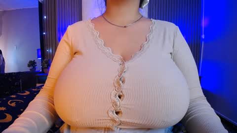 Dafne  online show from December 24, 2:01 pm