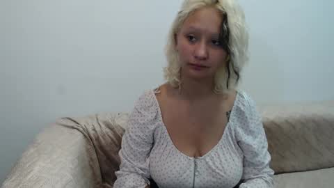 Dafne online show from April 24, 1:14 pm
