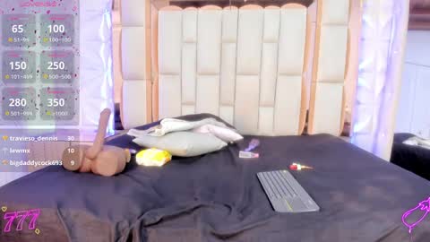 Dafnee online show from April 25, 1:36 pm